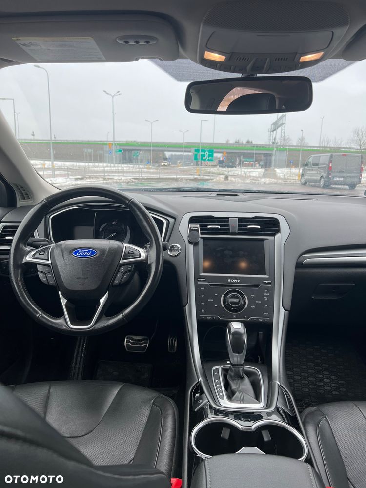 Ford Fusion 2.0 EcoBoost Titanium - 16
