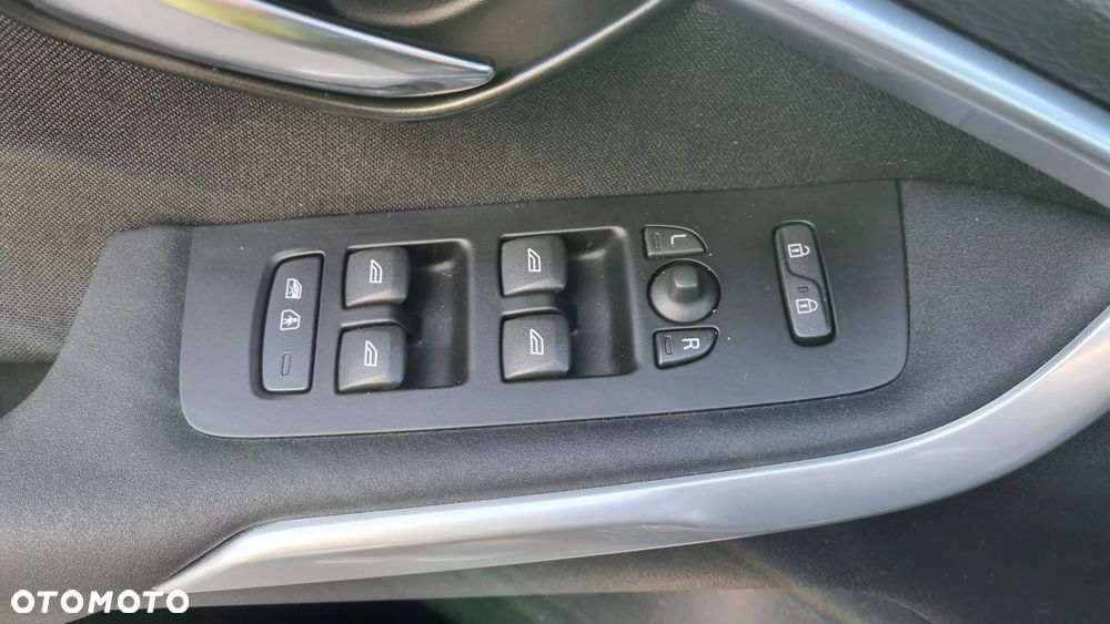 Volvo V40 T2 Momentum - 16