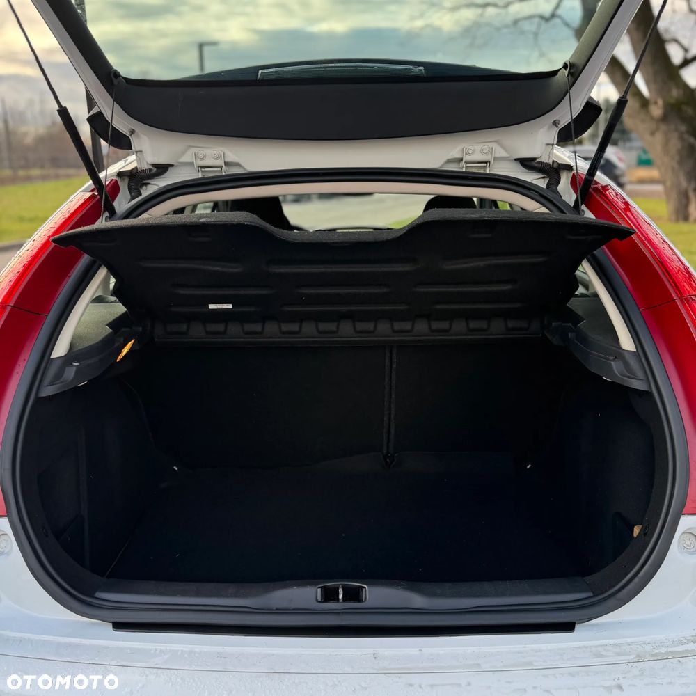 Citroën C4 1.4 16V Equilibre - 15