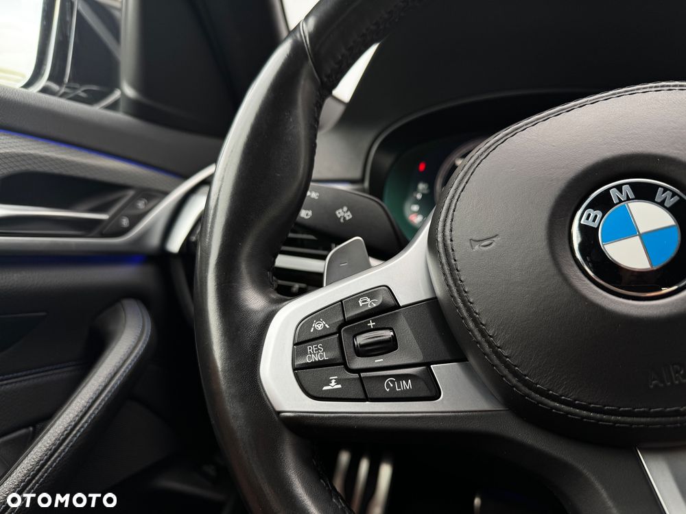 BMW Seria 5 520d xDrive M Sport sport - 23