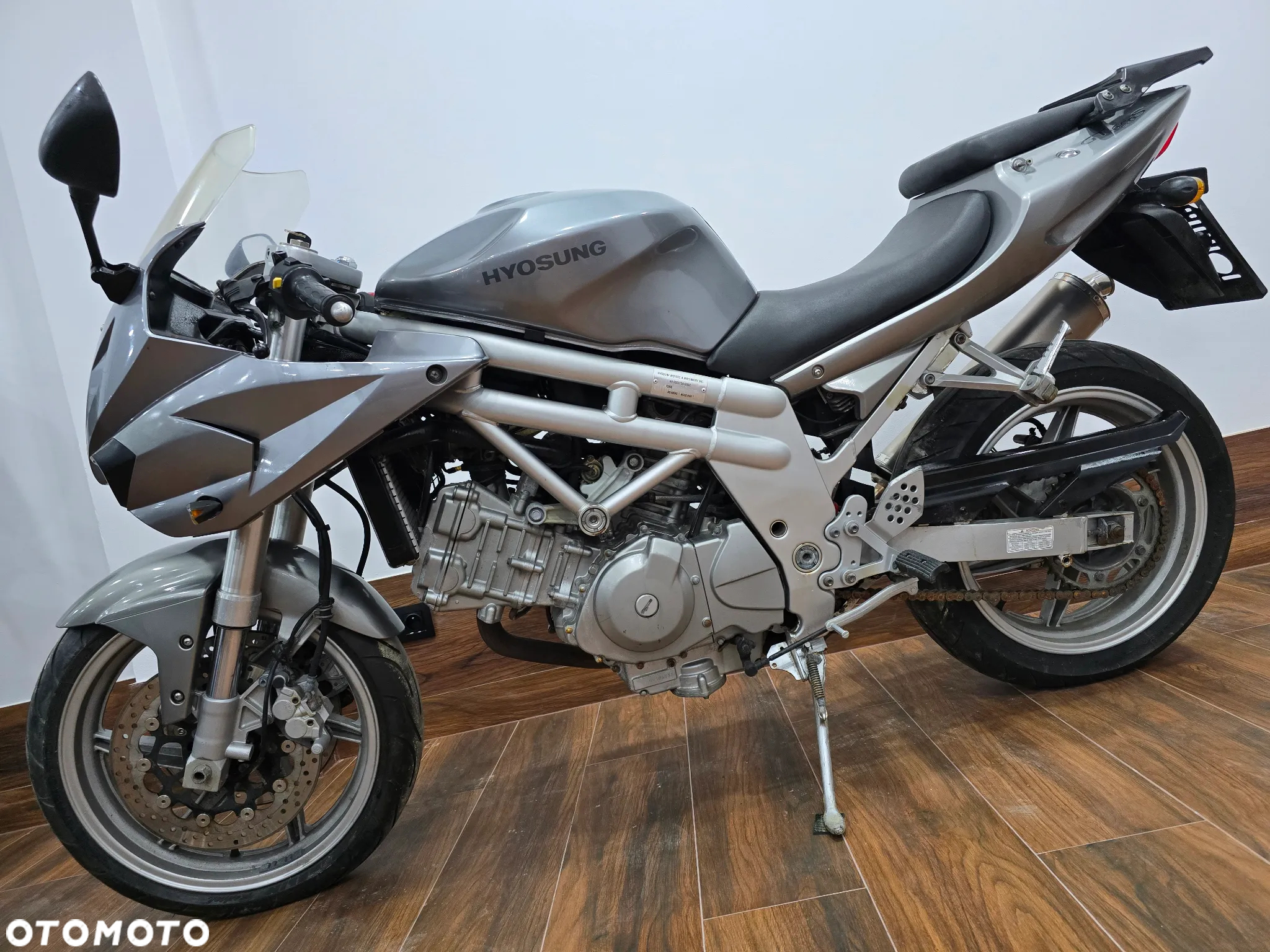 Hyosung GT - 17
