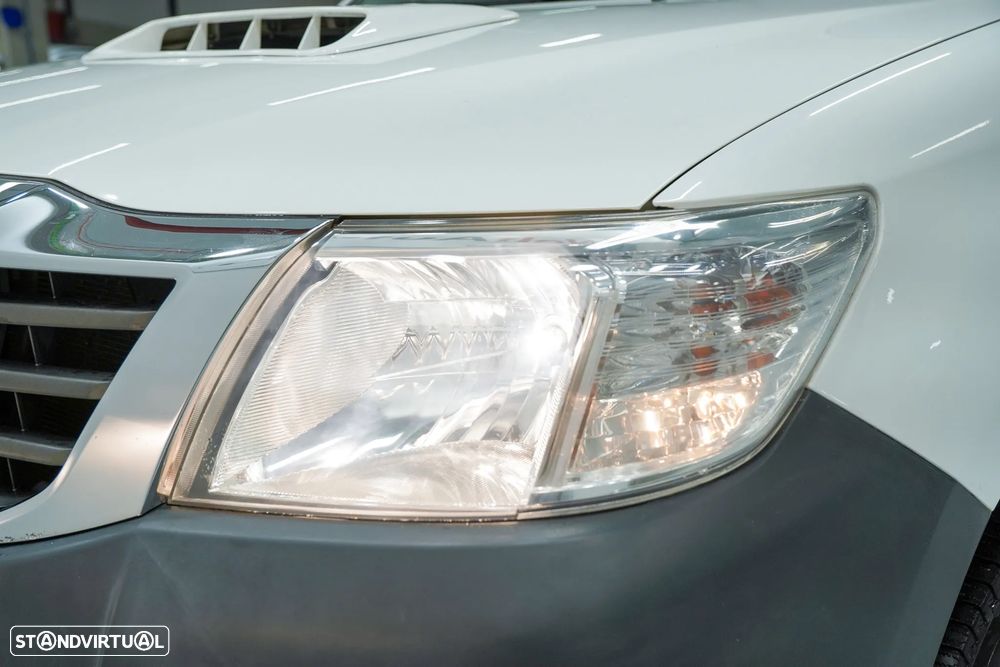 Toyota Hilux 2.5 D-4D 2WD CD AC - 10