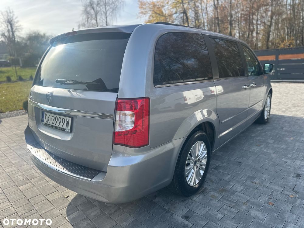 Lancia Voyager 2.8 Multijet 16v Platinum - 22