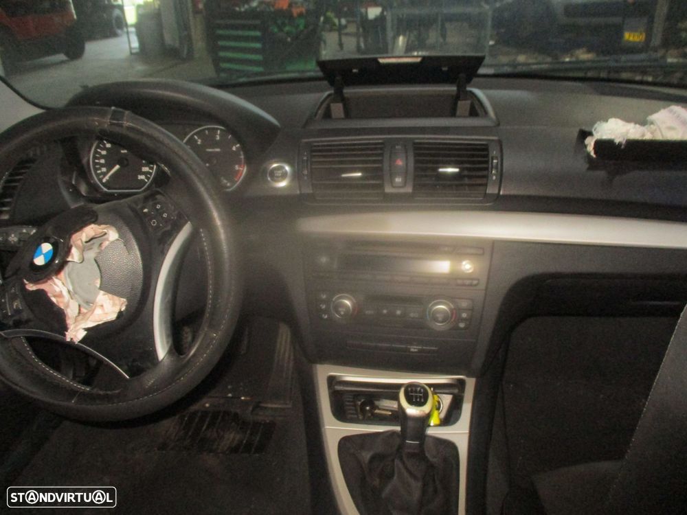 Carro MOT: N47D20A CXVEL: GS6 17BG - GS6 17DG BMW E81 2009 118D 136CV 3P PRETO DIESEL - 9