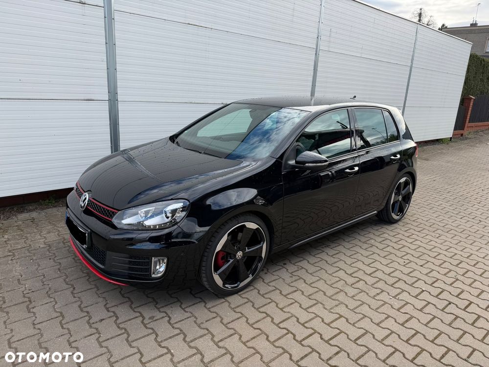 Volkswagen Golf 2.0 GTI adidas - 1