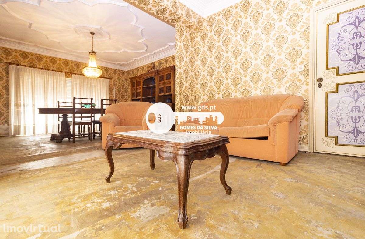 Moradia Bi-familiar c/ armazém e 1300m2 de terreno - Grande imagem: 2/21