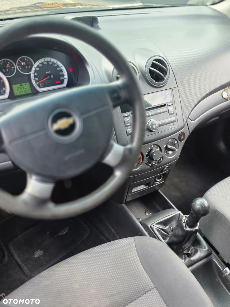 Chevrolet Aveo - 6