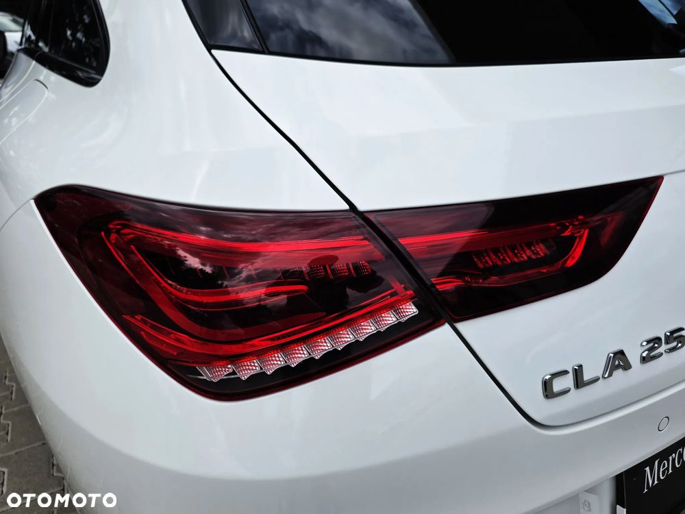 Mercedes-Benz CLA 250 e PHEV AMG Line 8G-DCT - 11