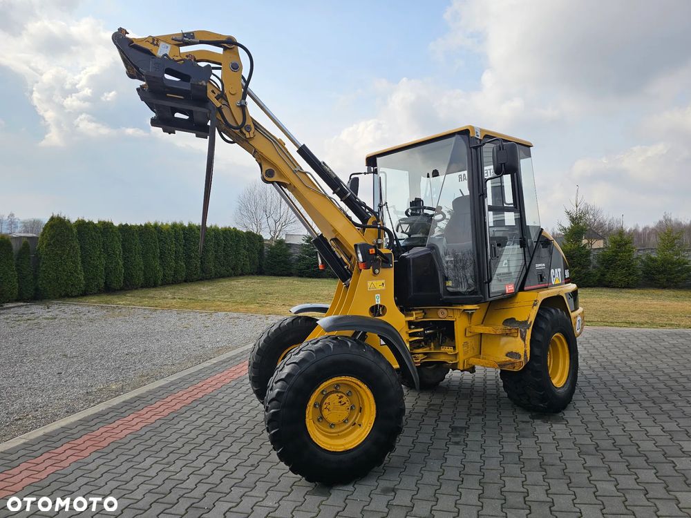 Caterpillar 906 - 19