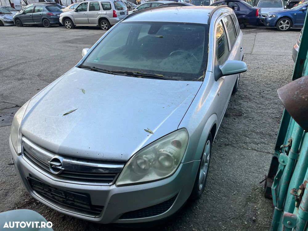 Dezmembrez Opel Astra H break gri argintiu Z157 1,9 CDTI - 2