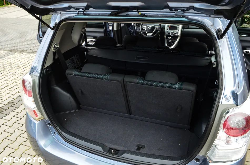 Toyota Verso 1.6 Premium 7os - 18