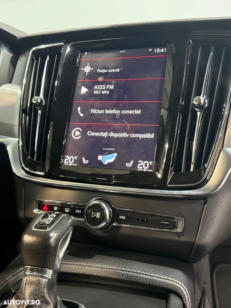 Volvo S90 T4 Geartronic Momentum - 8