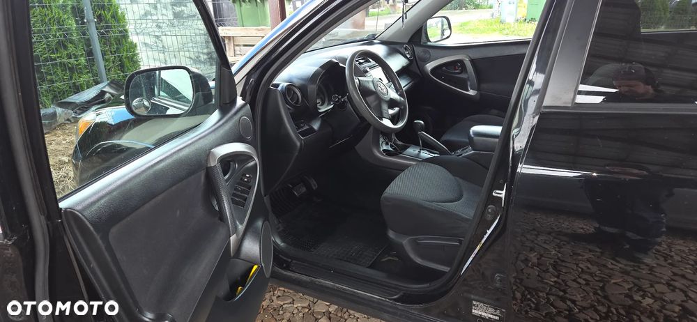 Toyota RAV4 - 7