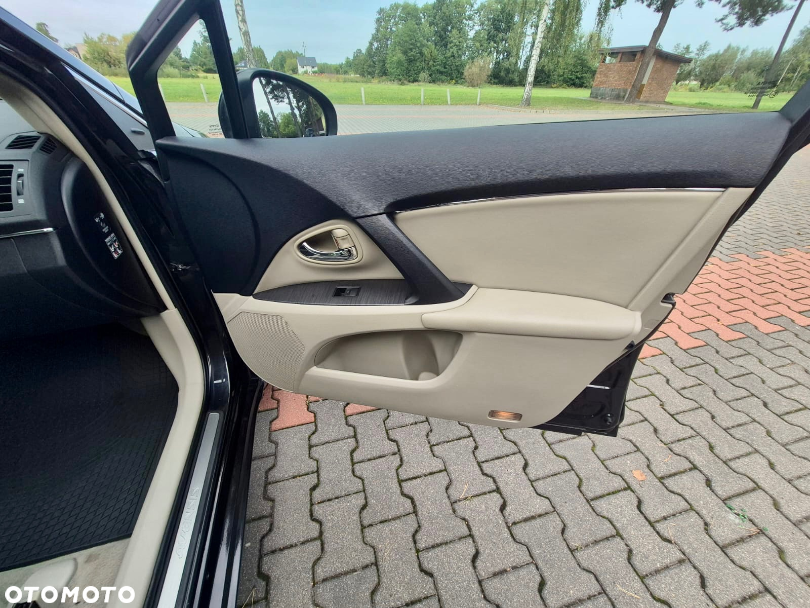 Toyota Avensis 1.8 Premium - 18