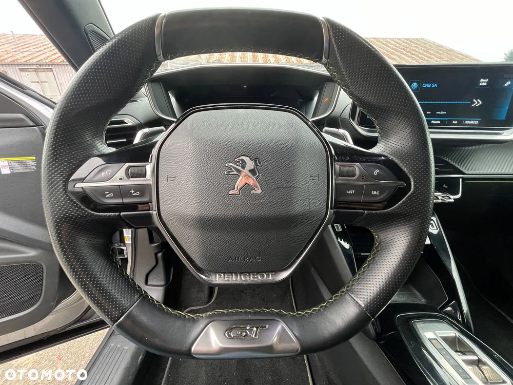 Peugeot 2008 - 9