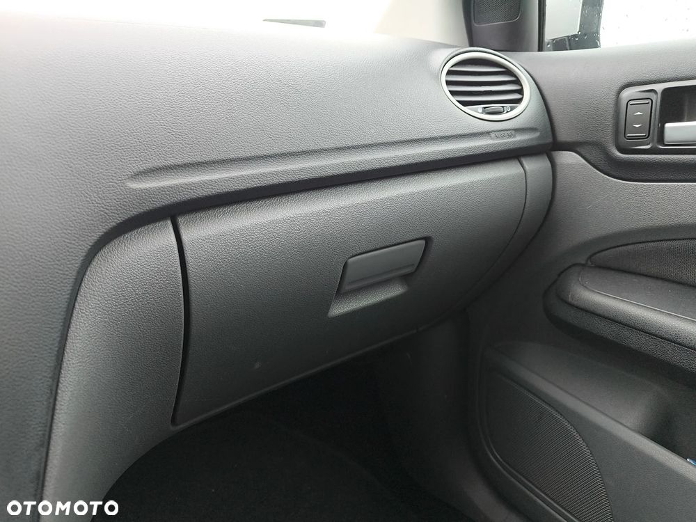 Ford Focus 1.6 Ti-VCT Style - 19