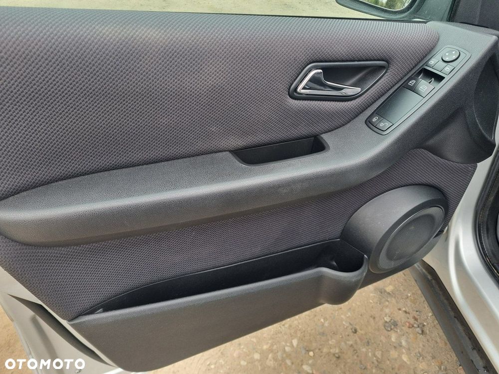 Mercedes-Benz Klasa A 160 Autotronic Avantgarde - 21