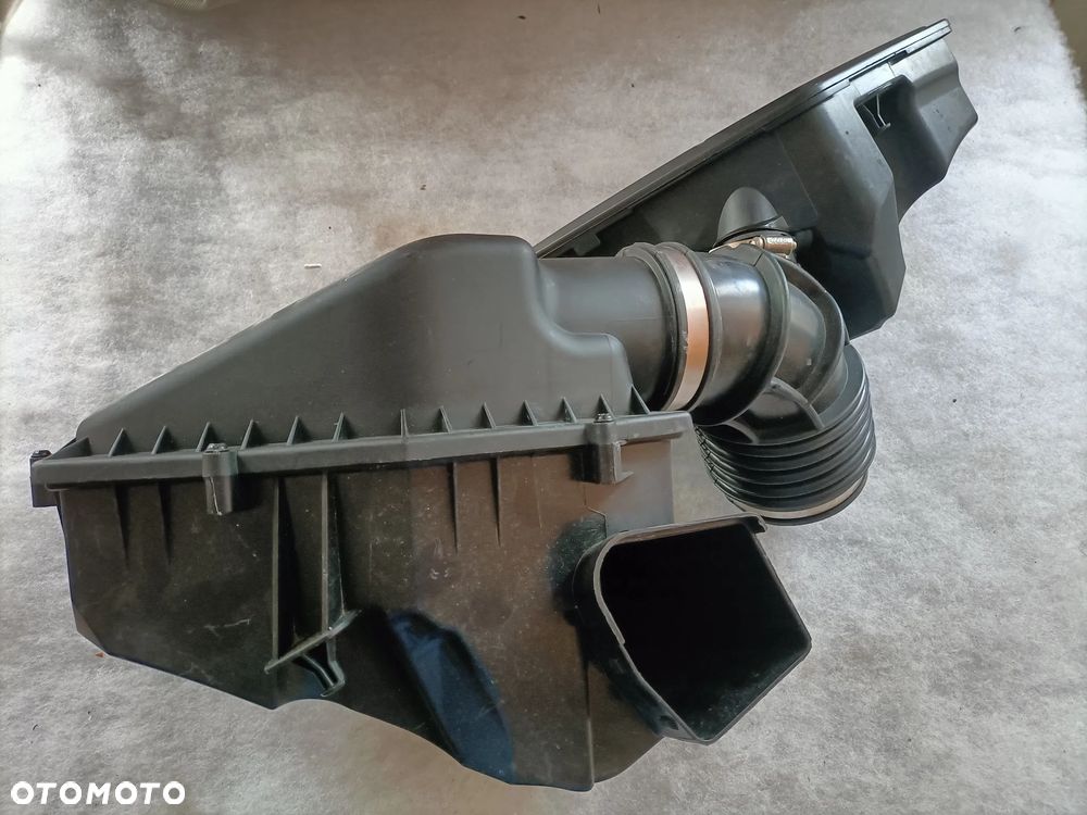 OBUDOWA FILTRA POWIETRZA  REZONATOR BMW G30 G31 G11 G12 G01 G01 8620473 8612084 - 1