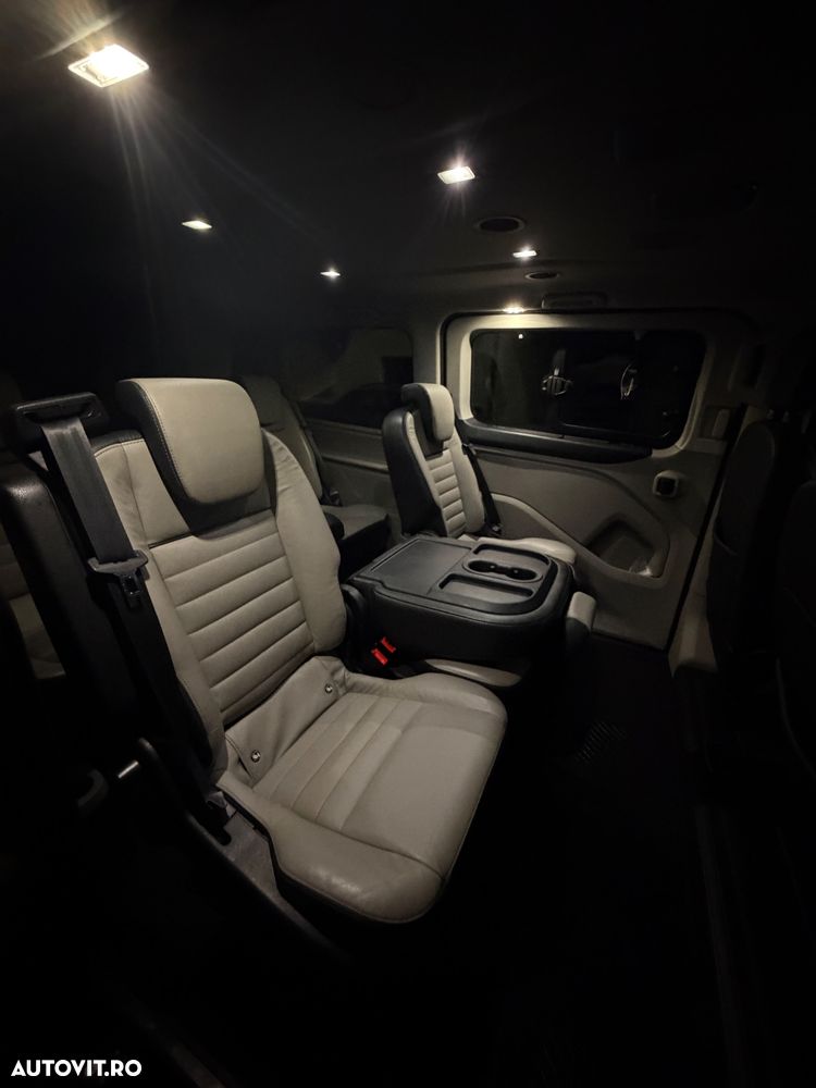 Ford Tourneo Custom - 31