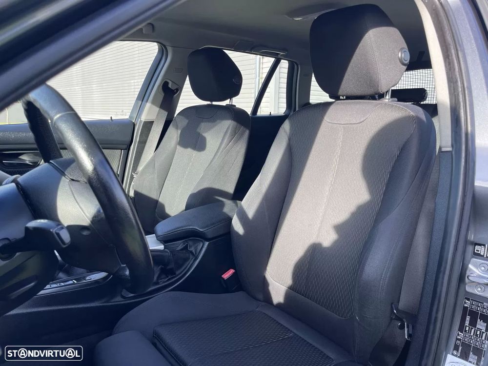 BMW 320 d Touring Sport Line - 28