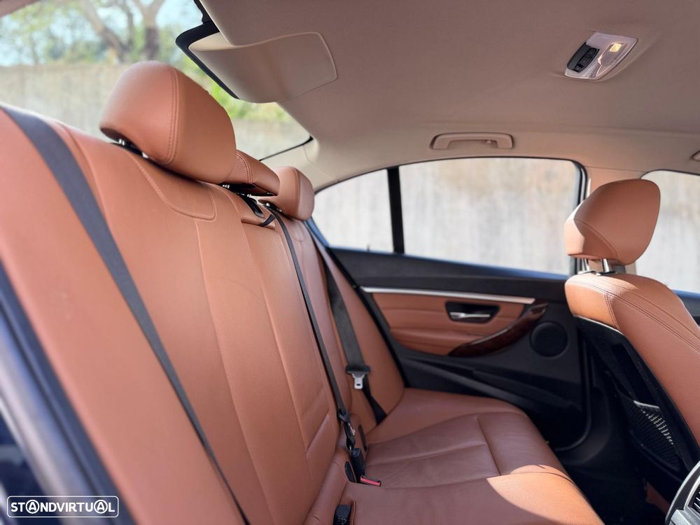 BMW 330 e iPerformance Line Luxury - 34