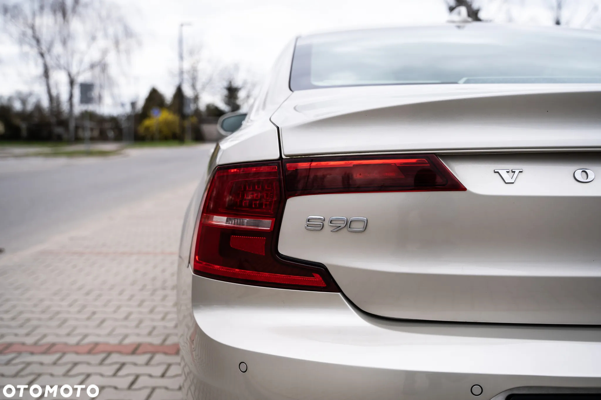 Volvo S90 T8 AWD Plug-In Hybrid Inscription - 4