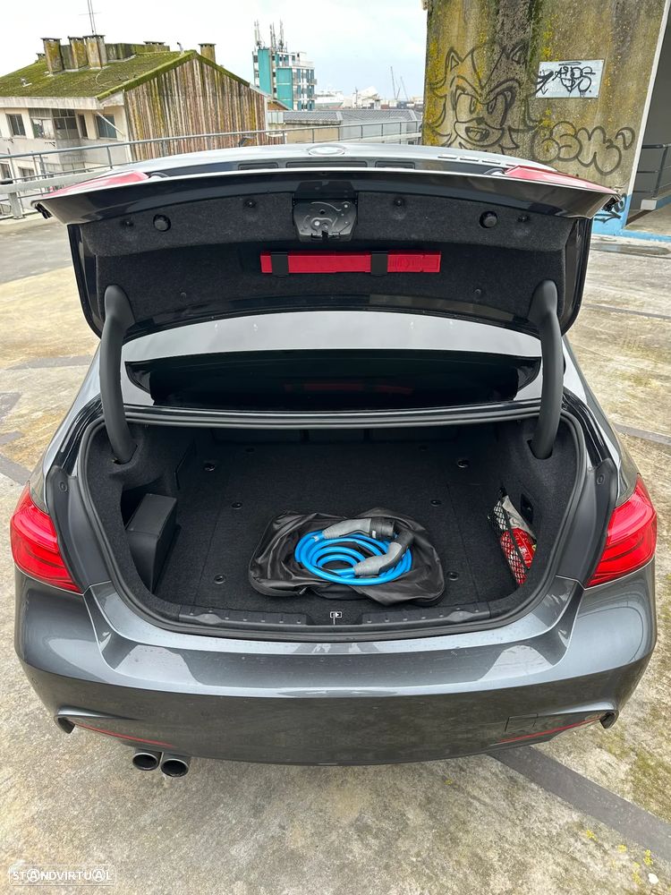 BMW 330 e iPerformance Pack M - 26