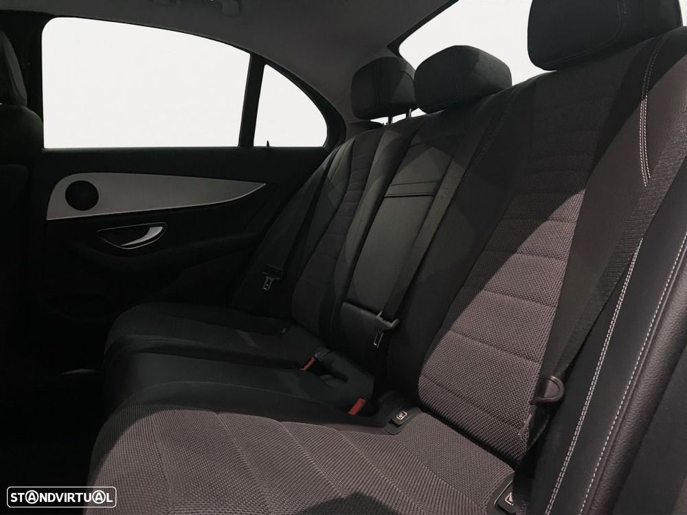 Mercedes-Benz E 220 d Avantgarde - 12