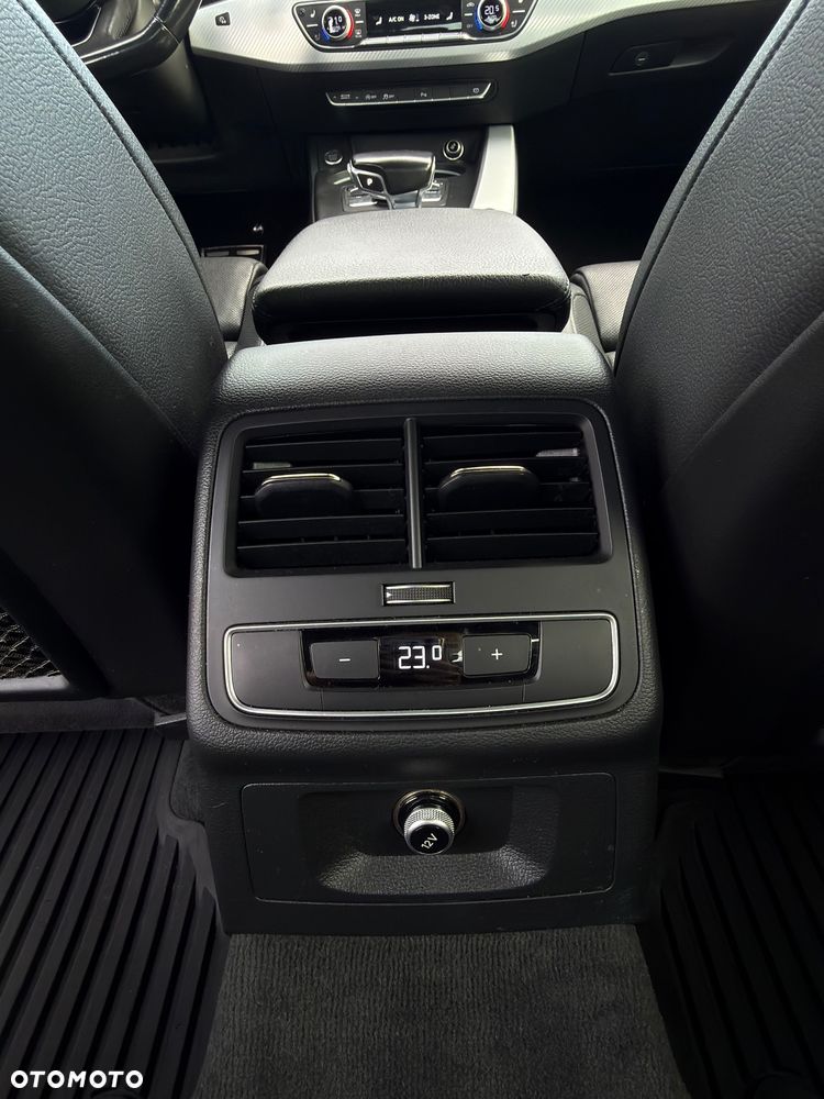 Audi A4 Limousine - 14