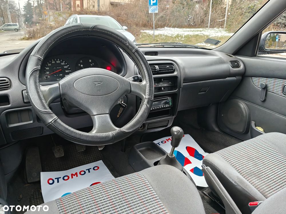 Daihatsu Charade - 5