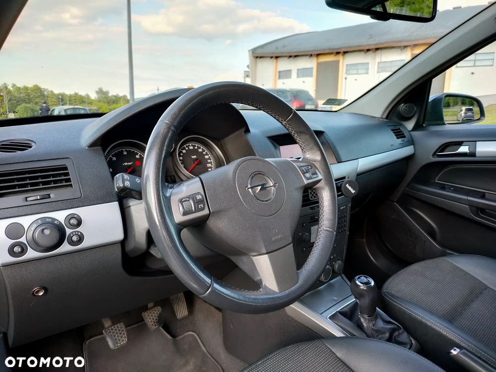 Opel Astra 1.9 CDTI - 16