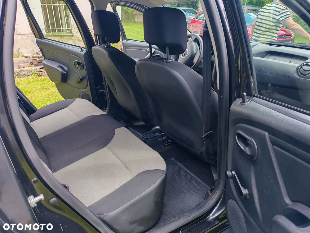 Dacia Duster 1.6 Blackstorm - 9