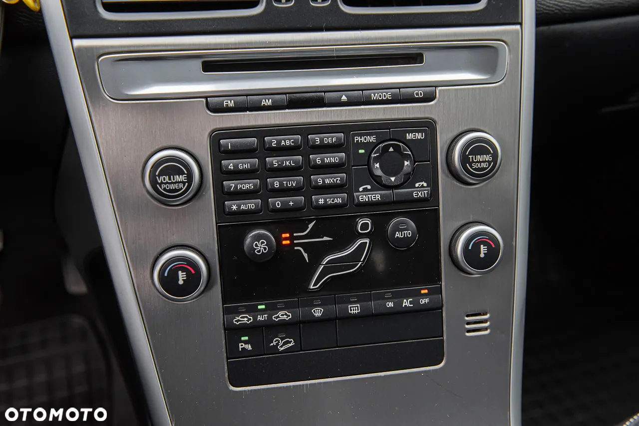 Volvo XC 60 2.4D AWD RDesign - 20
