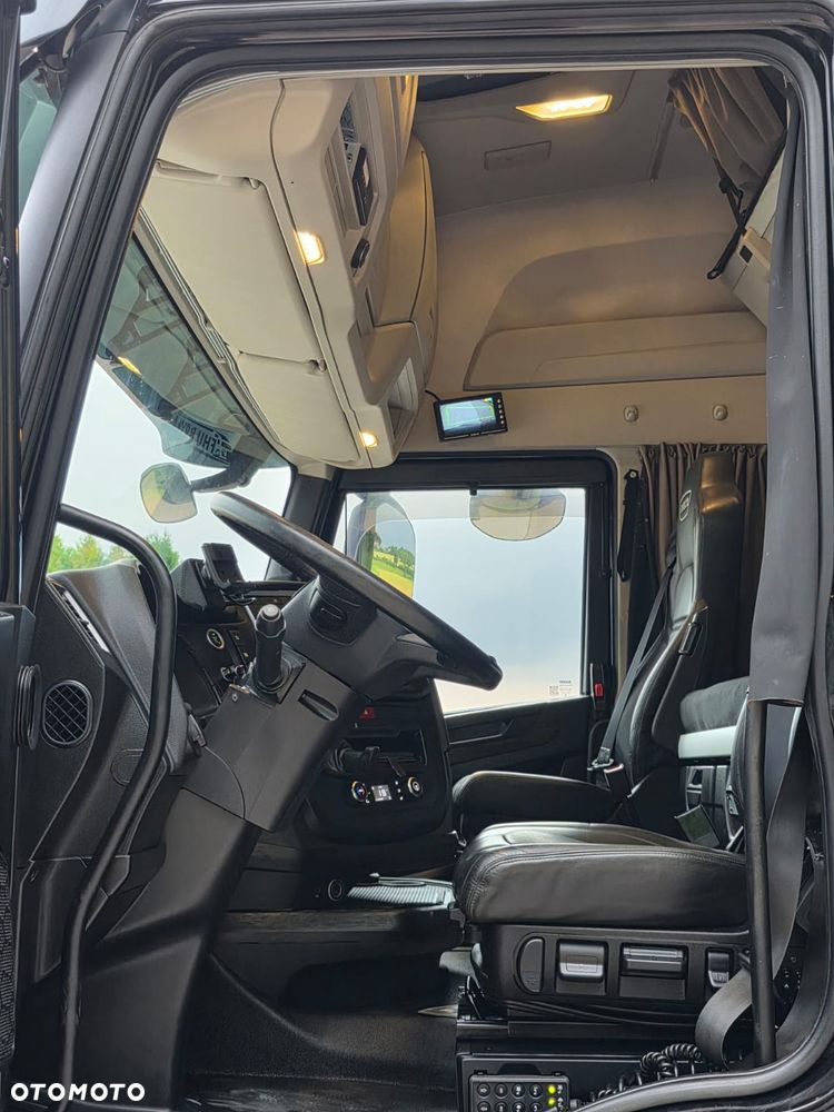Iveco S-WAY 460 / FIRANKA / WINDA  / NOWE OPONY / 18PALET / AUTOMAT / KLIMA POSTOJOWA / CAŁY NA PODUSZKACH / SYPIALKA / SERWISOWANY / 2021 / JAK NOWY  / E6 - 25