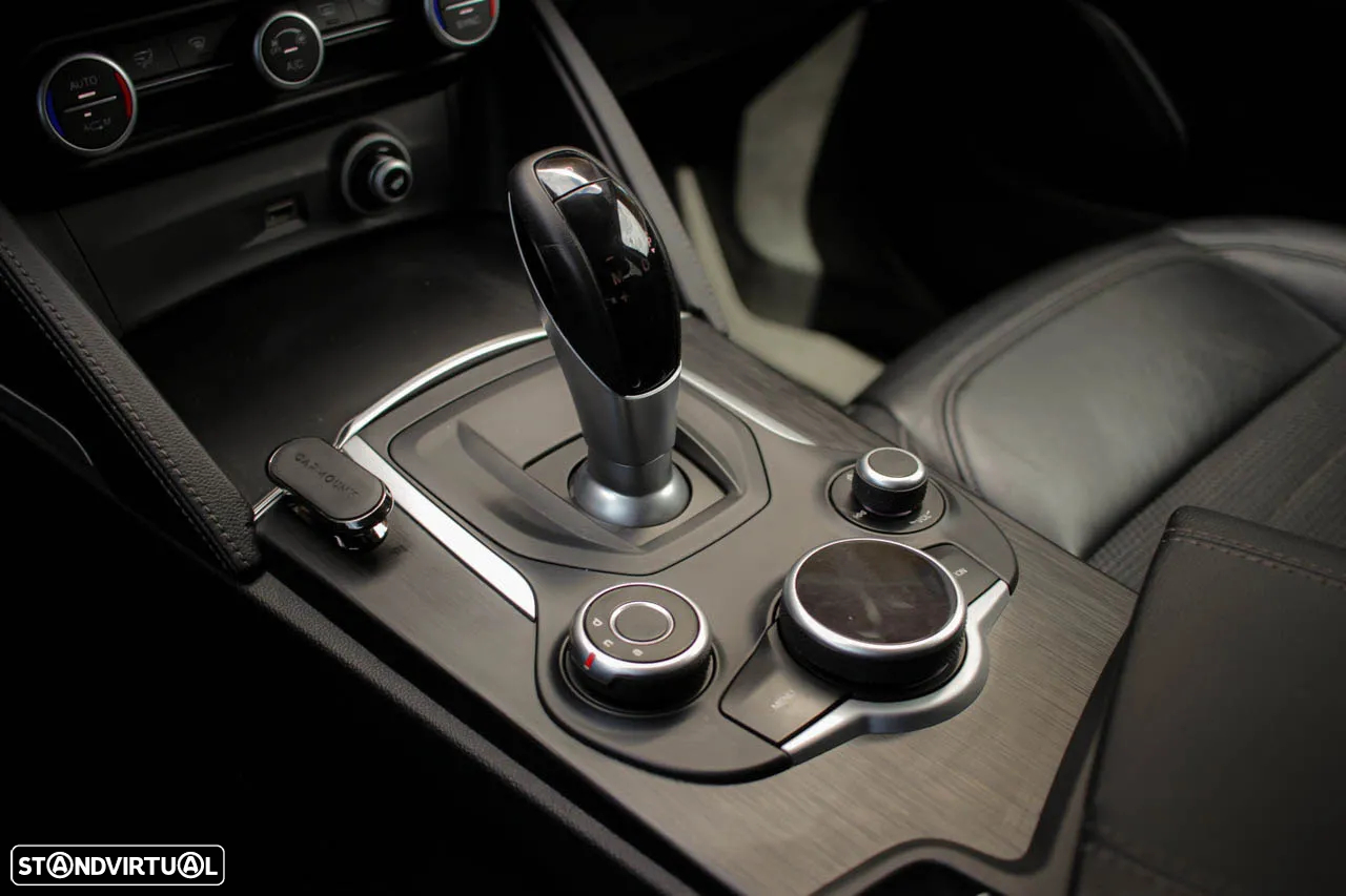 Alfa Romeo Stelvio 2.2 D Super AT8 - 17