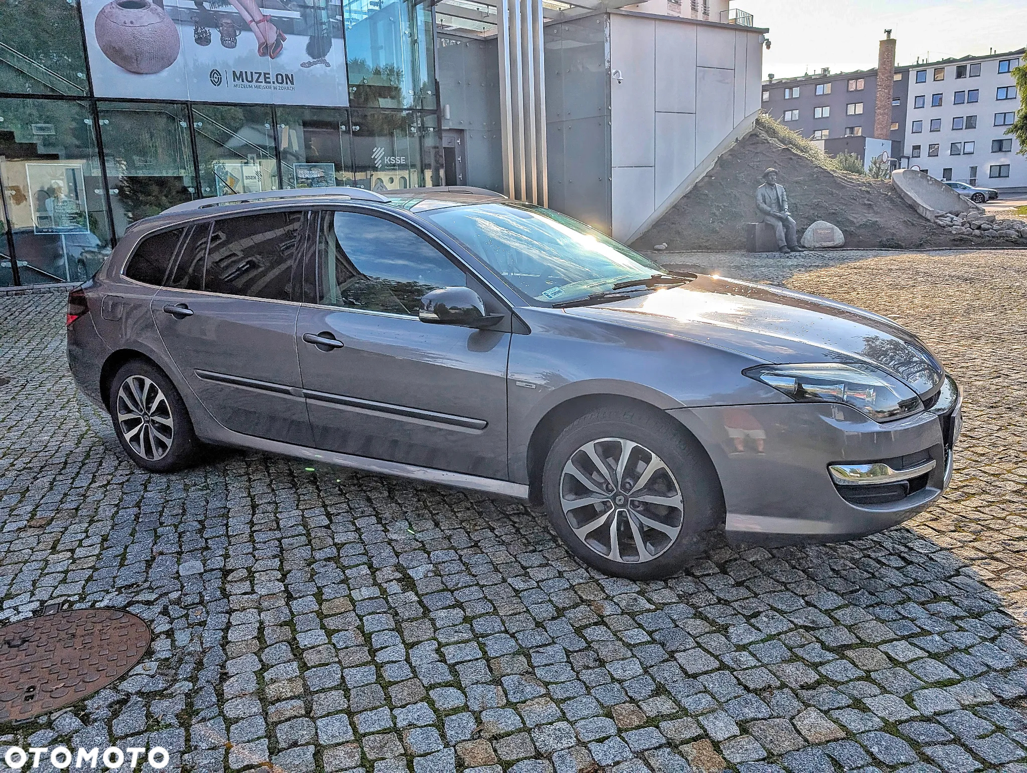 Renault Laguna 2.0 dCi Bose Edition - 4