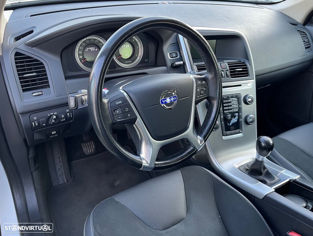 Volvo XC 60 2.0 D3 Drive Momentum Start/Stop - 8