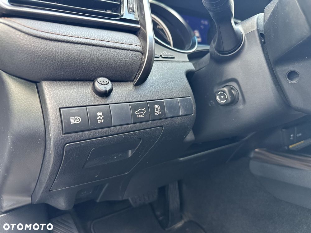Toyota Camry 2.5 Hybrid Executive CVT - 18