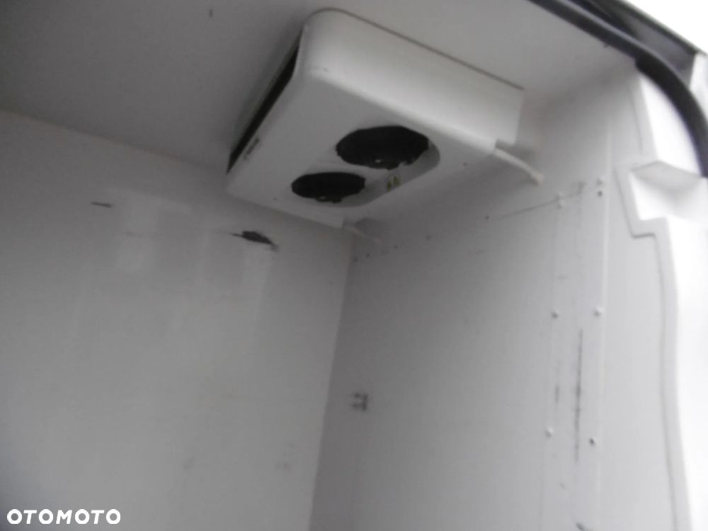 Mercedes-Benz Sprinter - 12