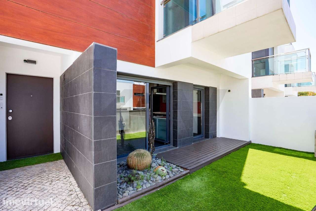 Moradia com Piscina em Porto Salvo - Grande imagem: 2/30