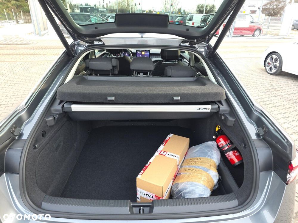 Skoda Superb 2.0 TSI Selection DSG - 17