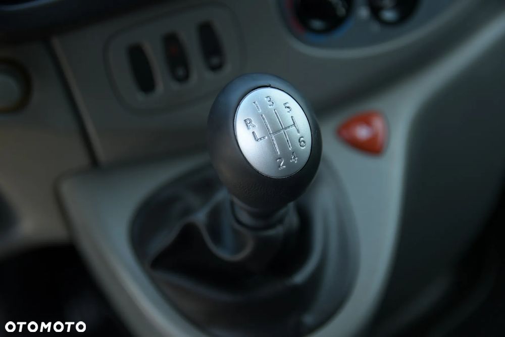 Renault Trafic - 31