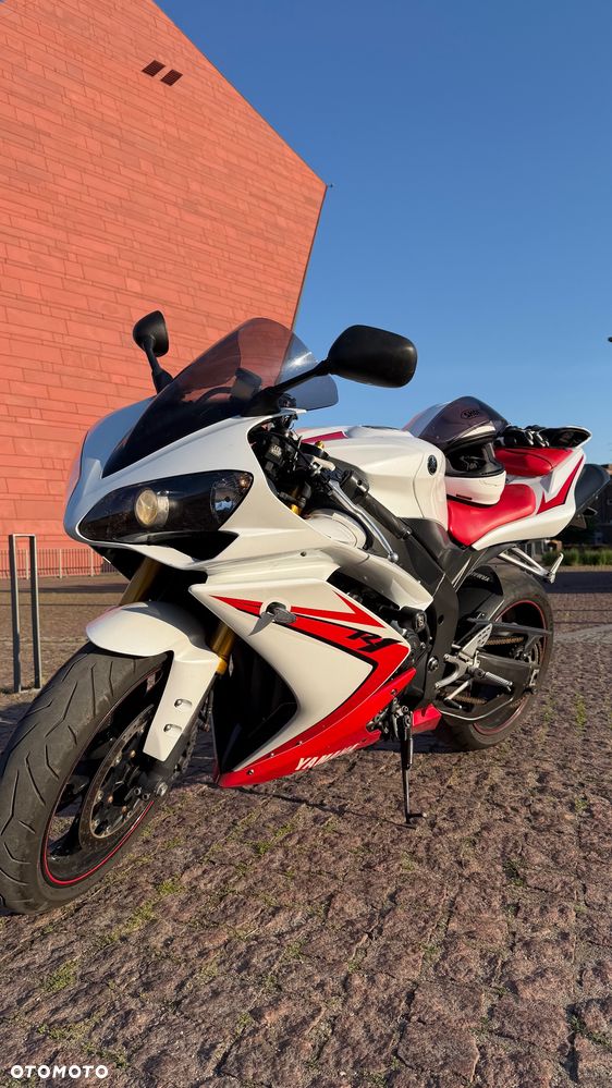 Yamaha R1