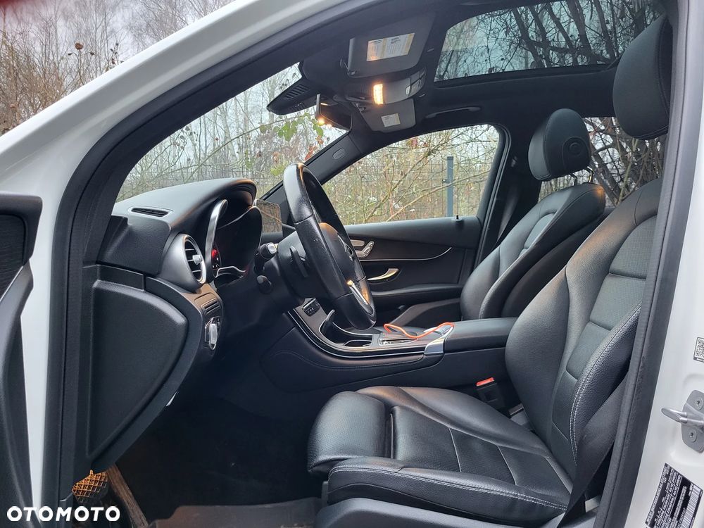 Mercedes-Benz GLC 300 4Matic 9G-TRONIC - 12