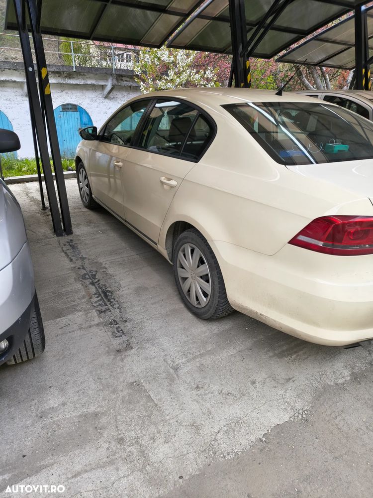 Volkswagen Passat 1.6 TDI BlueMotion Technology Comfortline - 2