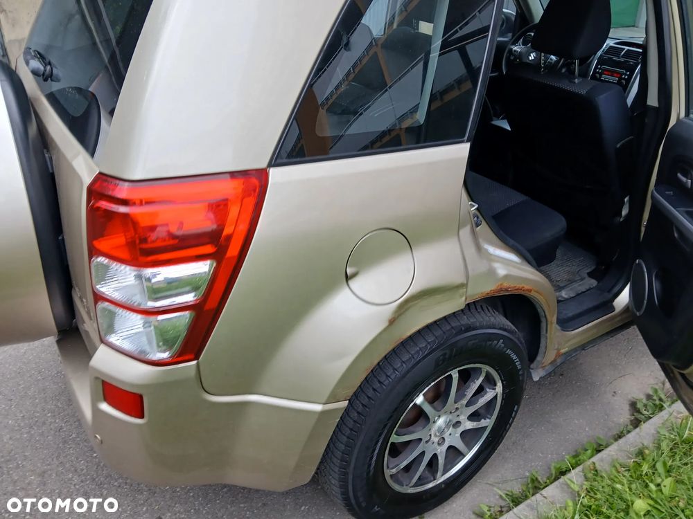 Suzuki Grand Vitara 2.7 V6 - 10