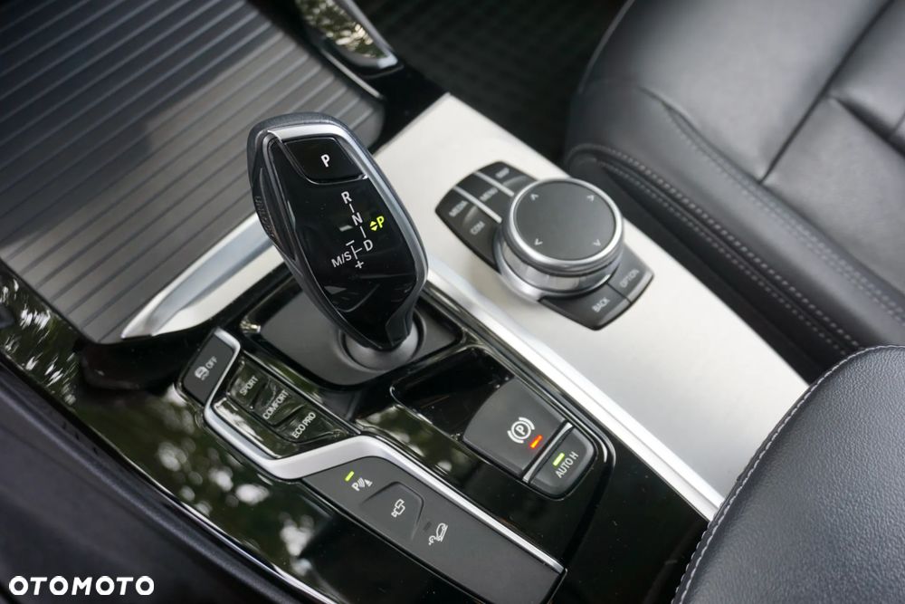 BMW X3 xDrive30d Luxury Line - 25