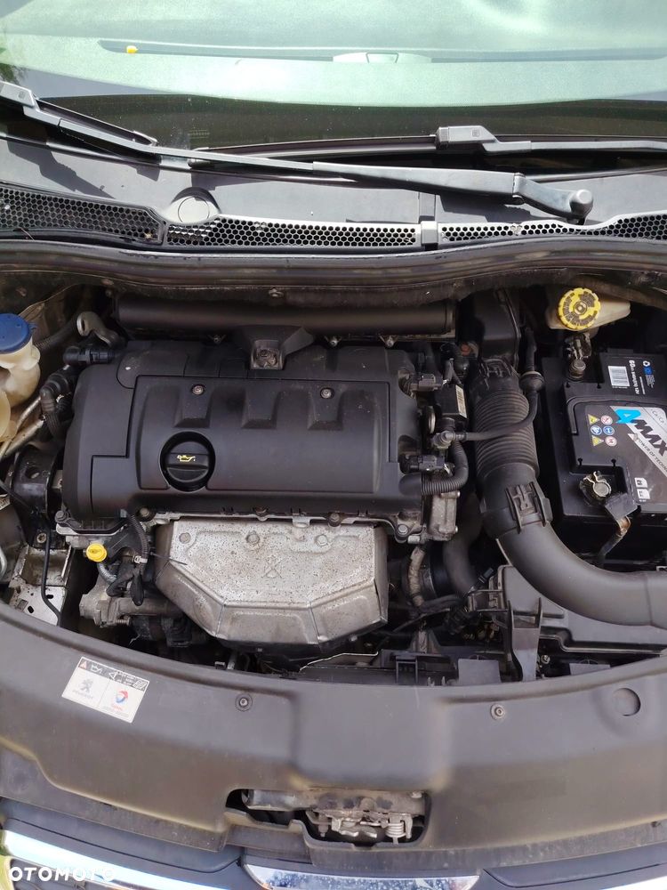 Peugeot 208 - 6