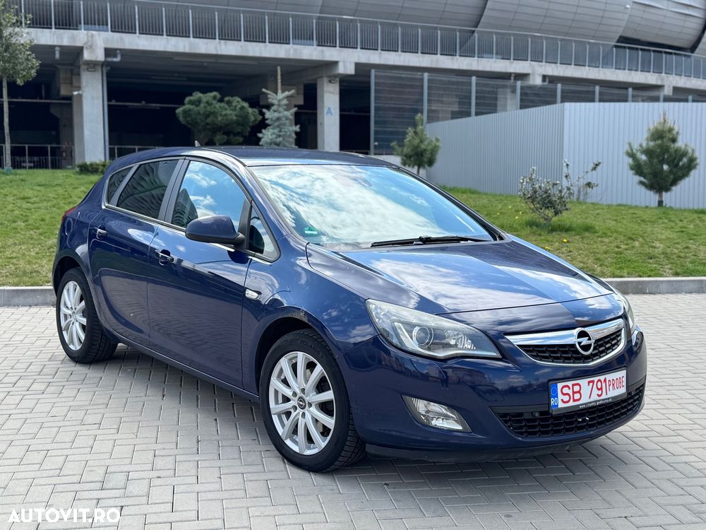 Opel Astra 2.0 CDTI DPF Automatik Exklusiv - 2