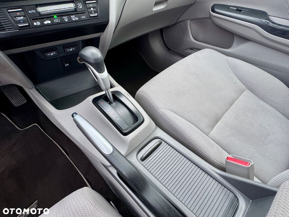 Honda Civic 1.8 Executive i-SHIFT - 21